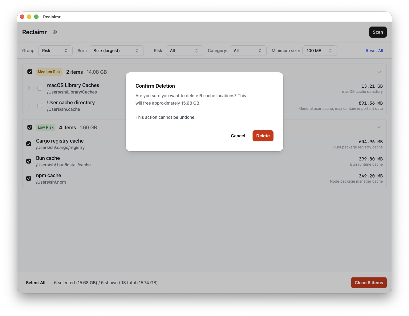Reclaimr app showing risk-level badges and cache details